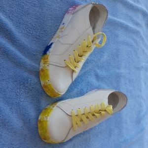 Brand new Dolce Vita sneakers